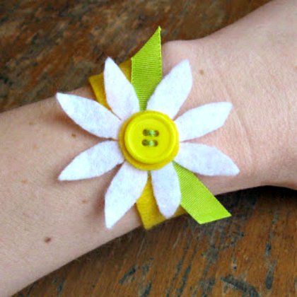 DIY Friendship Bracelets for Kids Flower Band