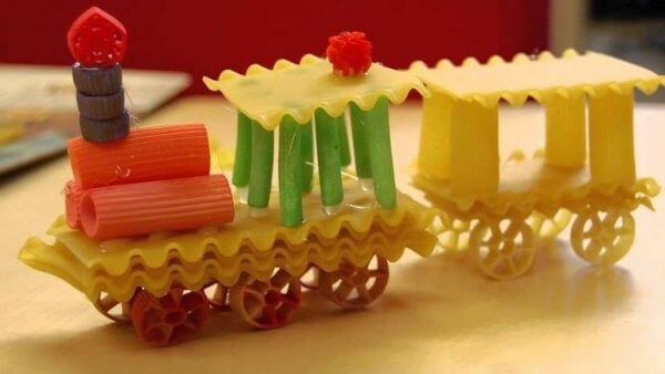 Use some varities of pasta to make a train