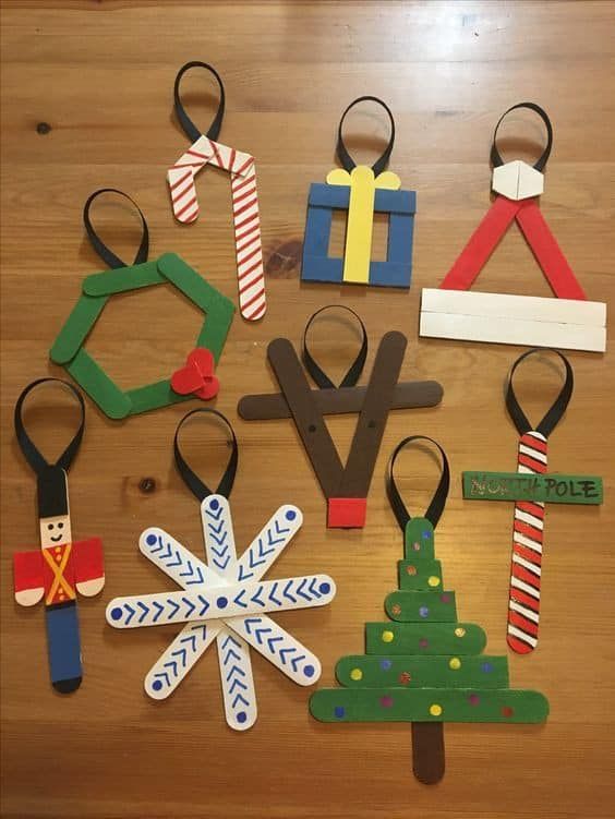 Christmas Tree Props - Simple Christmas decorations that kids can make. 