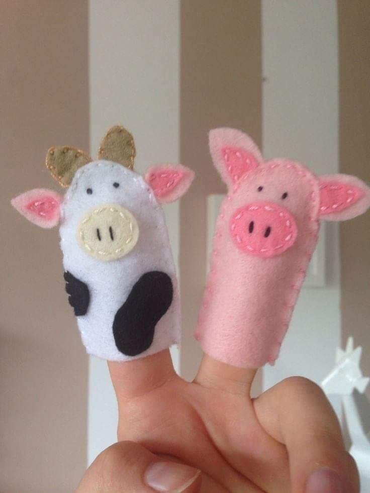 Finger Puppet Crafts with Felt WHITE AND PINK PIGGIES 