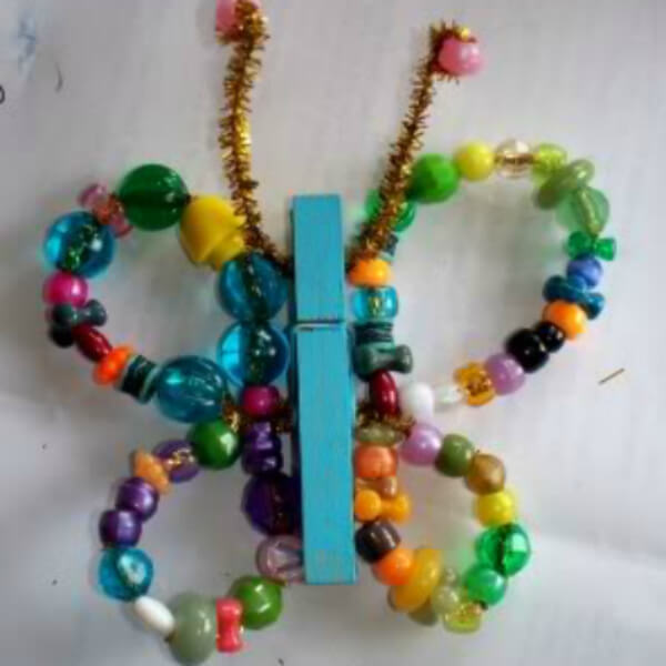 Cute Butterfly Artwork Using Pony Beads, Clothespin & Pipe Cleaners Crafts For Kids