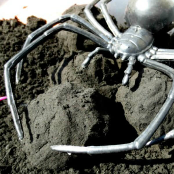 Play With Dirt Ideas For Kids Playing with A Spider: Fun Halloween Game