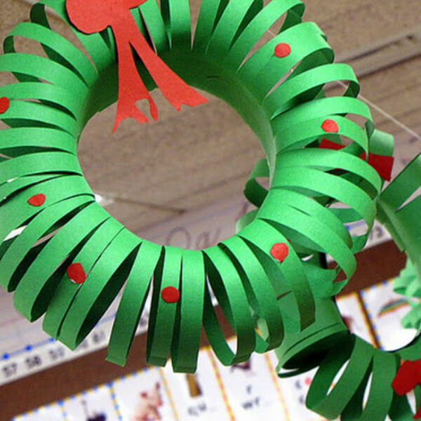 Construction Paper Wreath Craft