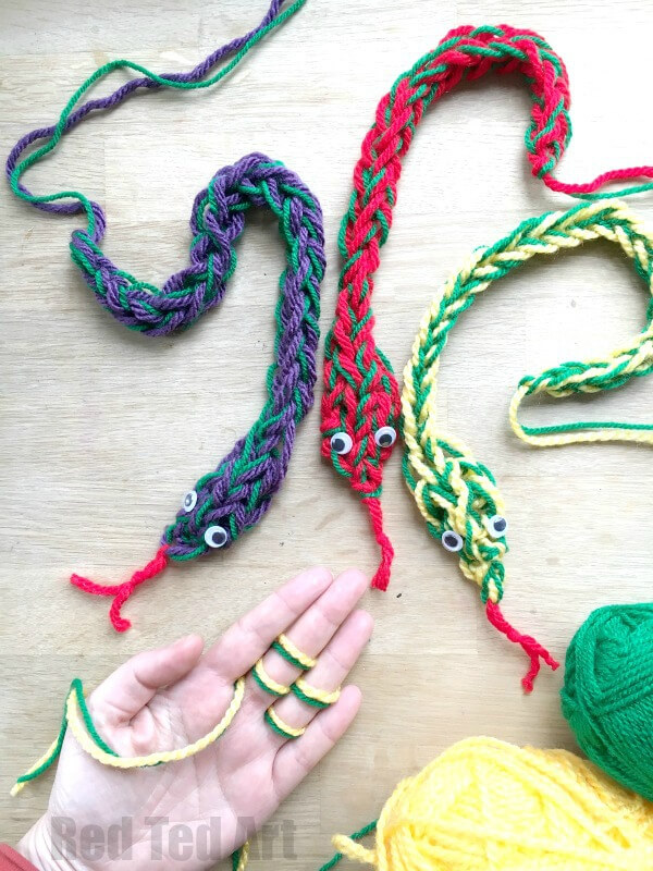 DIY Simple Finger Knitting Snakes For Kids