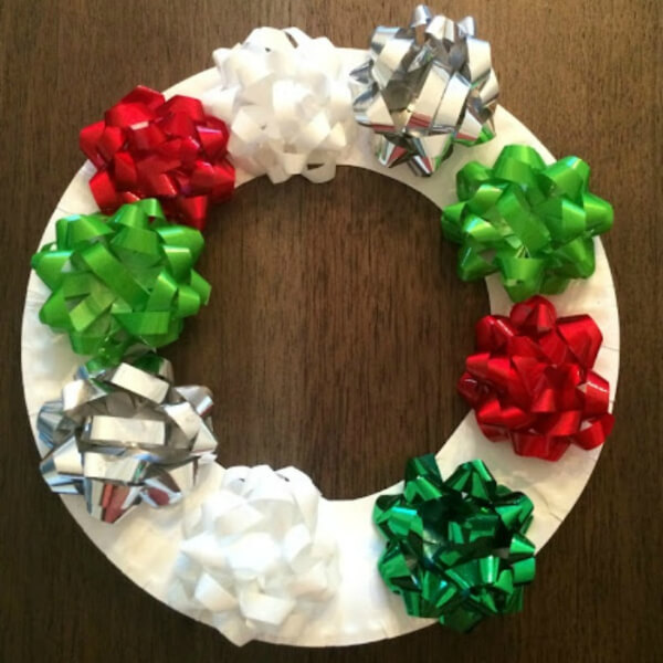 Paper Plate Holiday Bow Wreath