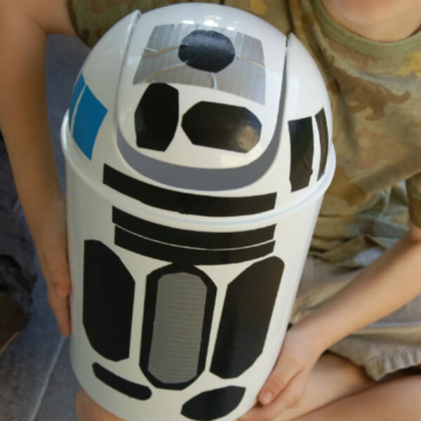Make a Star Wars R2 D2 Trash Can - Arts and crafts for kids based on the Star Wars saga 