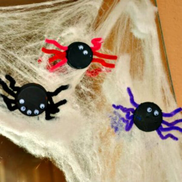 DIY Fun To Make Spider Craft Using Bottle Cap & Pipe Cleaner - Ways To Entertain Five Year Olds At Halloween