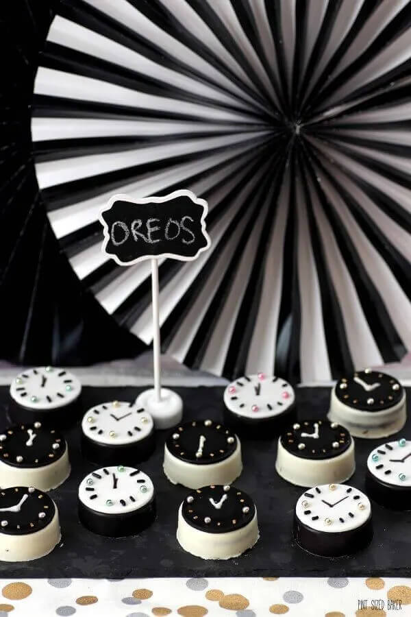 Mini Desserts Oreo Cookies Clock