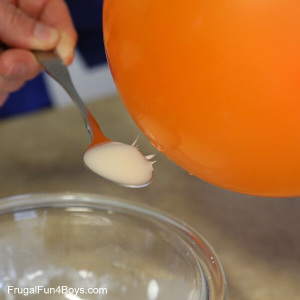 Balloon Science Experiments for Kids Awesome Static Electricity Demonstration with Cornstarch