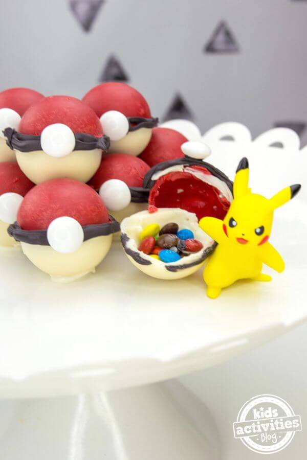Pokémon Craft Ideas for kids Pokeball Candies