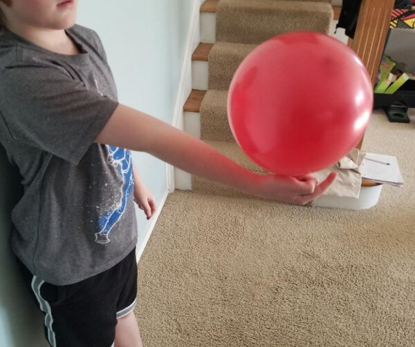 Balloon Balancing Indoor Game Idea For Kids : Fun Balloon Games For Kids