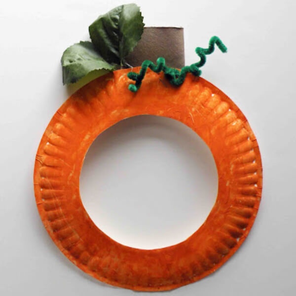 Easy To Make Pumpkin Craft With Paper Plate & Pipe Cleaner Pumpkin Crafts & Activities for Kids 