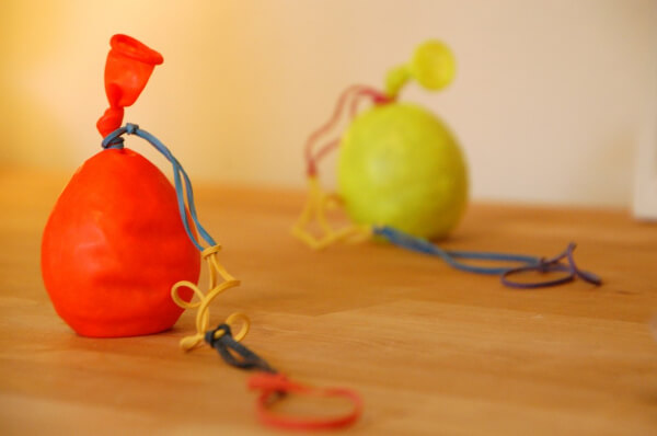 Easy-To-Make Simple Balloon Yo-Yo Game Idea For Kids : Fun Balloon Games For Kids