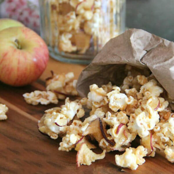 Tasty Caramel Apple Popcorn Recipe Idea For Snacks Popcorn Recipes Ideas For Kids