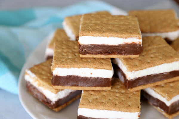 Frozen s'mores!! - Frosty goodies for the young ones