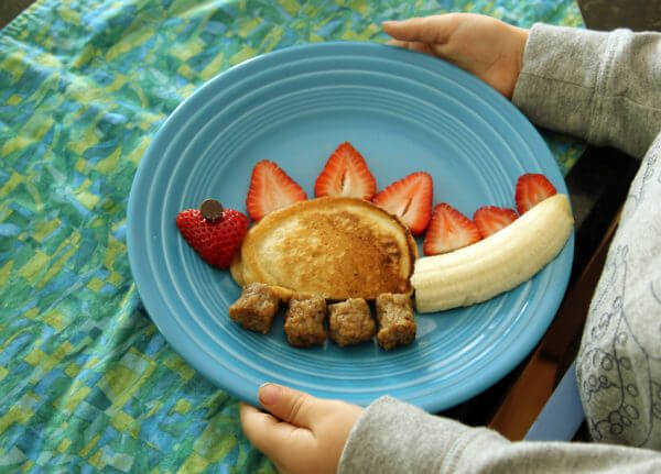 Tasty Stegosaurus Shaped Breakfast Idea With Bread, Banana & Strawberry  