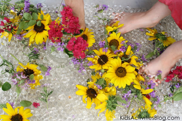 Water Bead and Flower Sensory Tub For Preschoolers