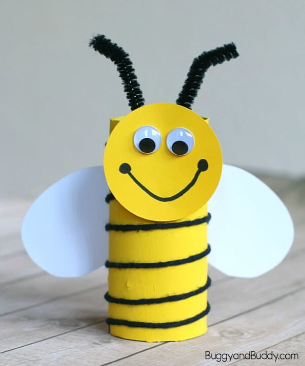 Yarn-Wrapped Bee Craft With Empty Paper Roll