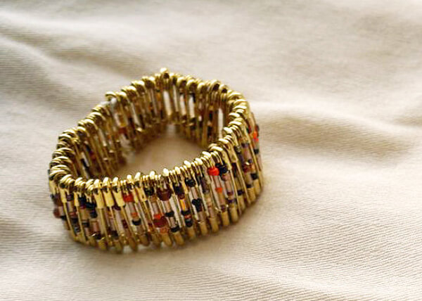 How To Make Safety Pin Bracelet