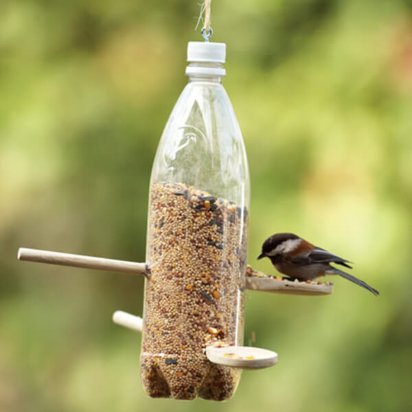  Recycled Plastic Bottle Bird Feeders - Easy DIYs