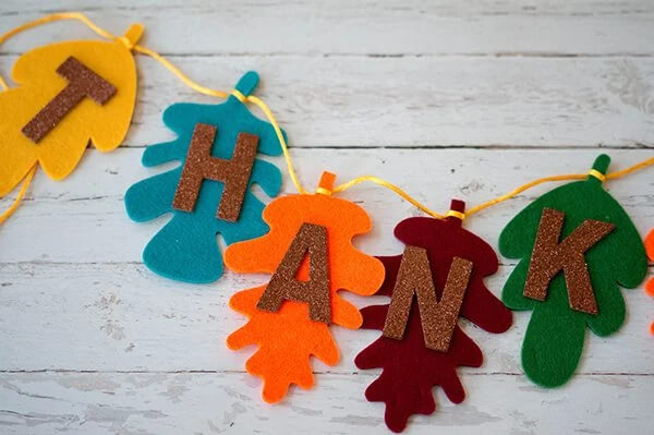 DIY Garland Thanksgiving Craft Project for Kids
