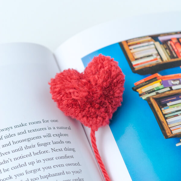 Cute Pom Pom Heart Bookmarks Craft Ideas DIY Bookmarks for Students