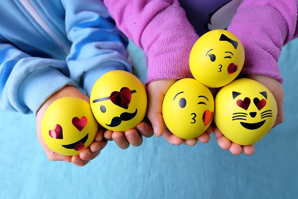 DIY Emoji Squishy Stress Balls Fidget Toys DIY Fidgets Toys for Kids