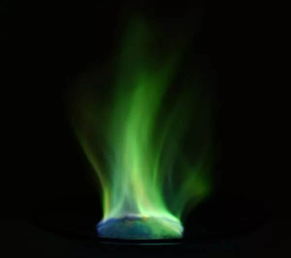 How To Make Green Flames Science Fair Projects & Experiments for 8th Grade