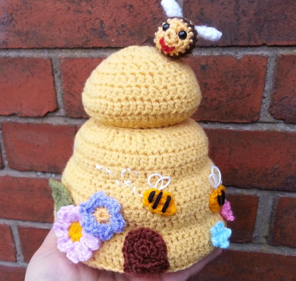 Beehive Craft With Yarn