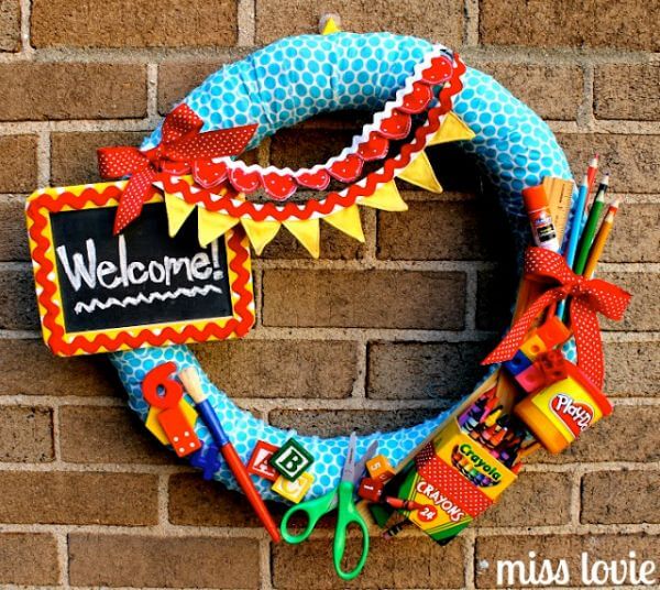 School Wreath Ideas For Classroom Decoration Teacher Wreaths You’ll Want to Make for Your Classroom