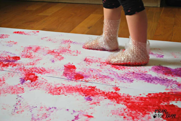 Sensory Stomp Painting With Bubble Wrap
