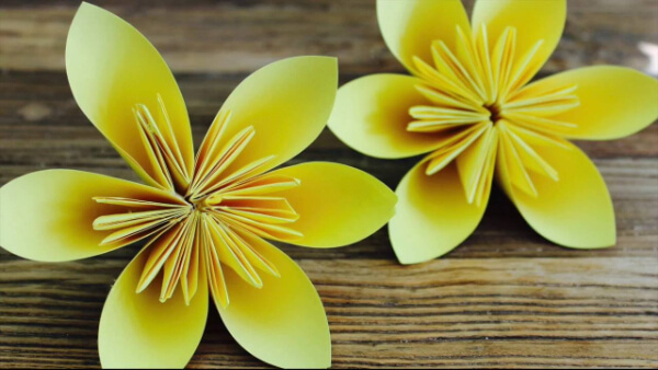 How To MAke an DIY Origami Daffodil Flower For Preschoolers