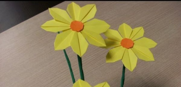 How To make An Origami Daisy Flower Craft For Kids