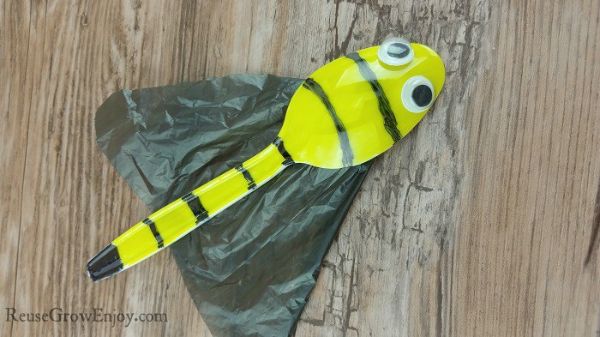 How To Make Wasp With Plastic Spoon Wasp Crafts & Activities for Kids