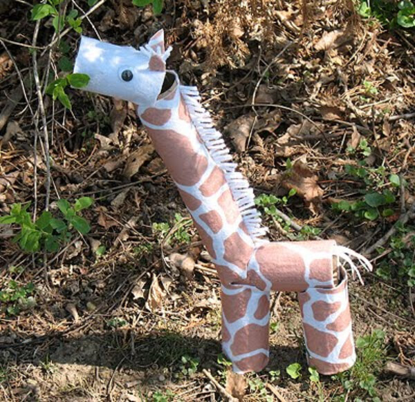 Adorable Giraffe Zoo Lovers Day Craft Using Cardboard Tube For Kids