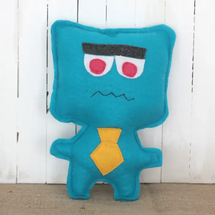 DIY Easy Felt Plushies Monsters: DIY felt toys for Preschoolers