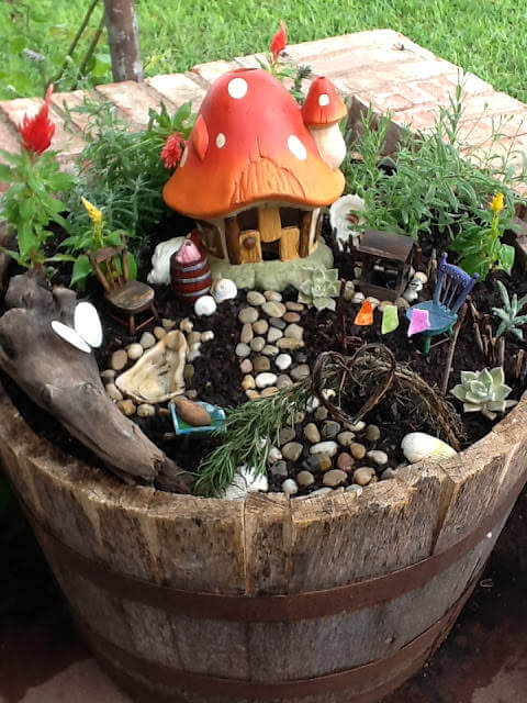 DIY Easy To Make Mushroom House Fairy Garden For Kids