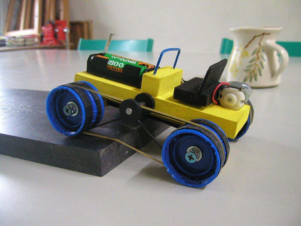 Electric Wood & Rubber Band Car For Preschoolers DIY Car Toys To Make At Home 