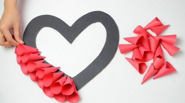 Simple Handmade Heart Wall Hanging Craft With Paper