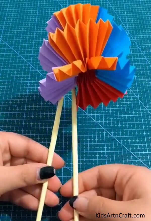 Origami Flower Toy With Stick Easy Origami Projects for Kids to Make in Holidays 