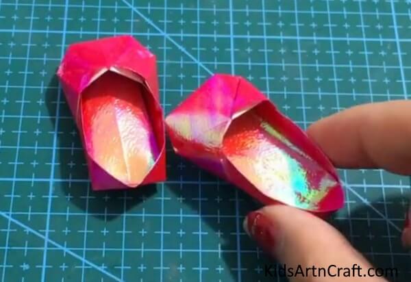 Origami Little Shoe Art 