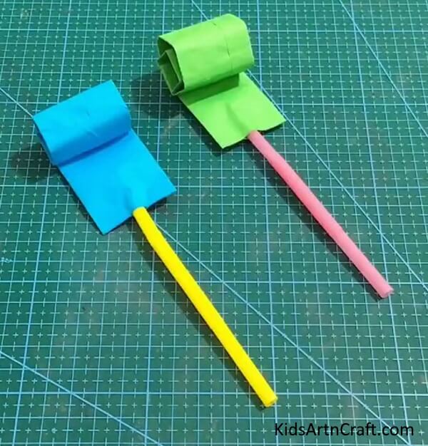 Origami Party Blowers Art Using Straw