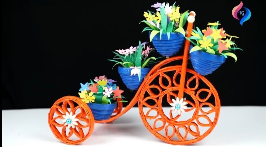 Creative Newspaper Cycle Flower Vase Craft Idea