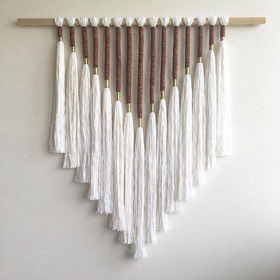 DIY Easy Yarn Wall Hanging Craft Idea