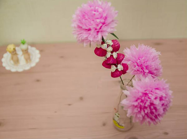 DIY Flower & Chocolates Craft Tutorial Out Of Crepe Paper