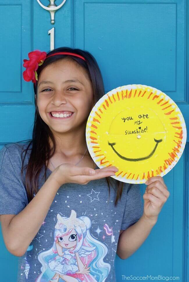"You Are My Sunshine" Paper Plate Craft Idea For Mother's Day