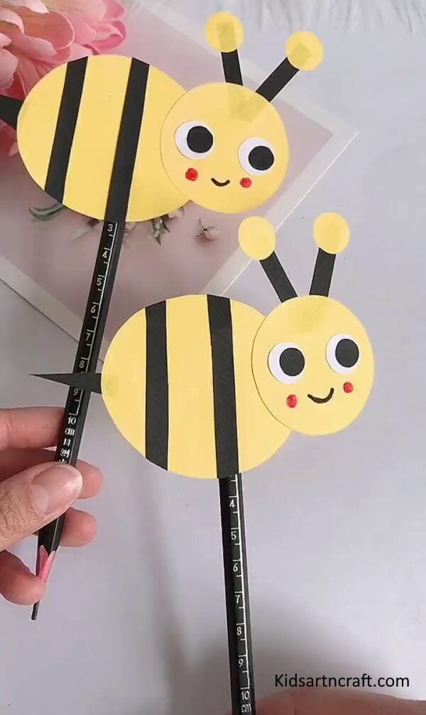 Bee Pencil Topper with Paper Children's Fun Paper Craft Activities
