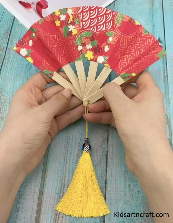 Easy Popsicle Sticks Foldable Fan Craft For Kids