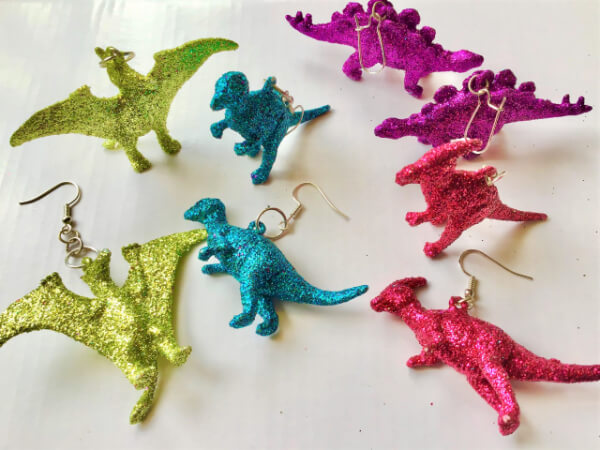 Dazzling Dinosaur Earring Using Glitter