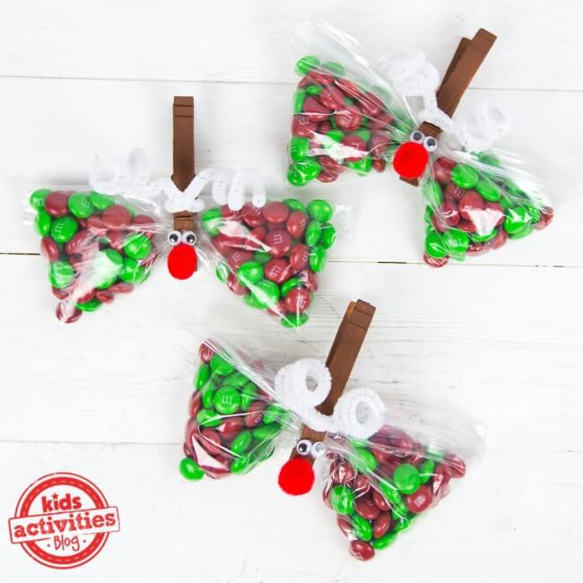 Adorable Reindeer Clothespin Candy Bug Craft For Christmas Party